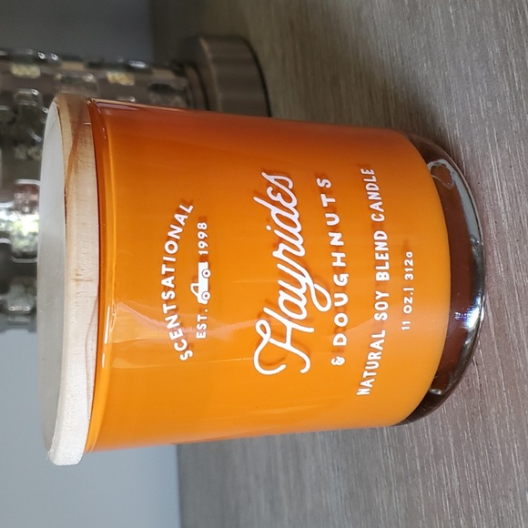Scentsational Soy Fall Candle Hayrides & Donuts 11oz - Picture 1 of 4